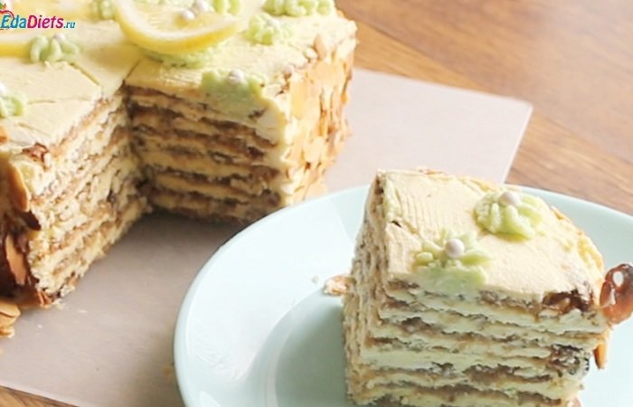 Готовый меренговый ореховый торт с лимонным кремом - можно подавать к чаю, фото