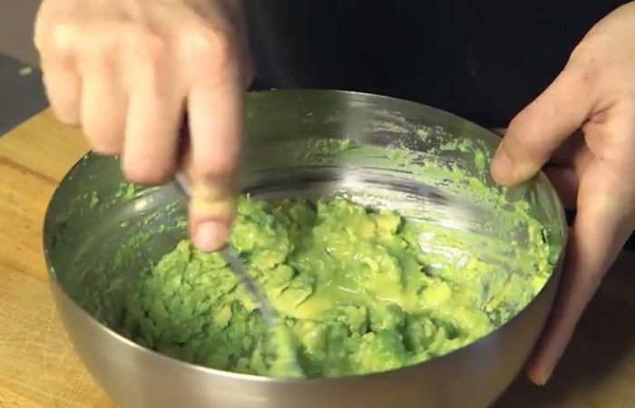 Авокадо: готовим гуакамоле