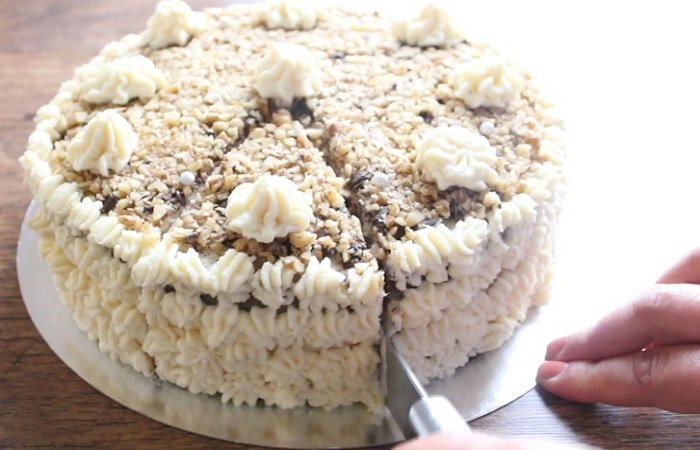 Ореховый бисквитный торт, медовый бисквит по классическому рецепту, подготовка белков и желтков для взбивания