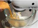 Пирожные саламбо, введение яичных желтков в заварное тесто